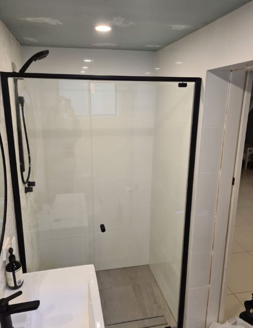semi-frame-wall-to-wall-shower-screen