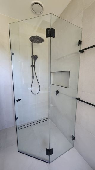 frameless-shower-screen-aesthetic-appeal