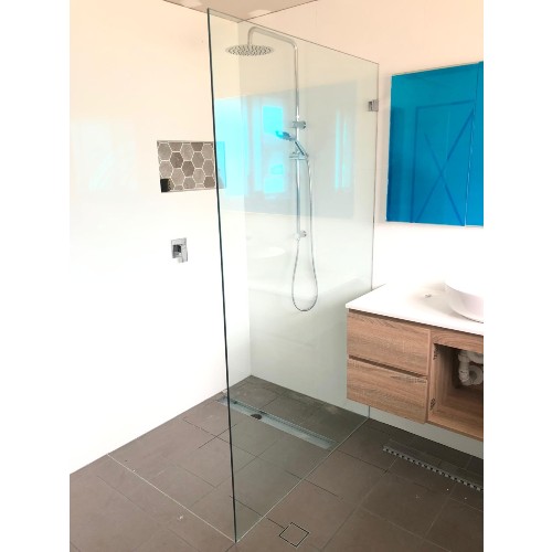 Frameless-walk-in-shower-screens