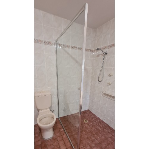 Semi-frameless-walk-in-shower-screen
