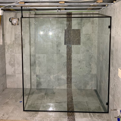 spa-like-walk-in-shower-screen-with-two-showerhead