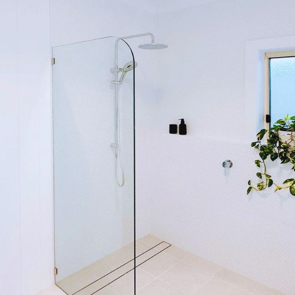 why-professionals-recommend-frameless-curved-shower-screens