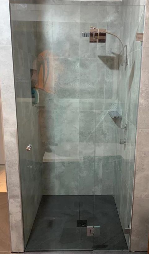 frameless-shower-screen-wall-to-wall-style