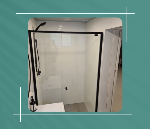 the-glorious-vibe-of-a-black-frameless-shower-screen