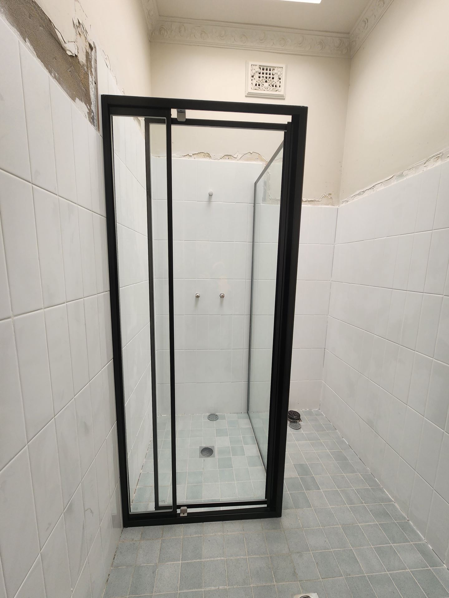 shower screen installed in Pyrmont by Showerland