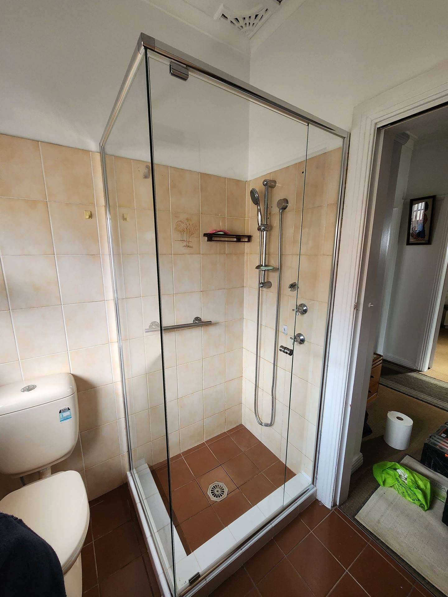 shower screen installed in Kingsgrove by Showerland