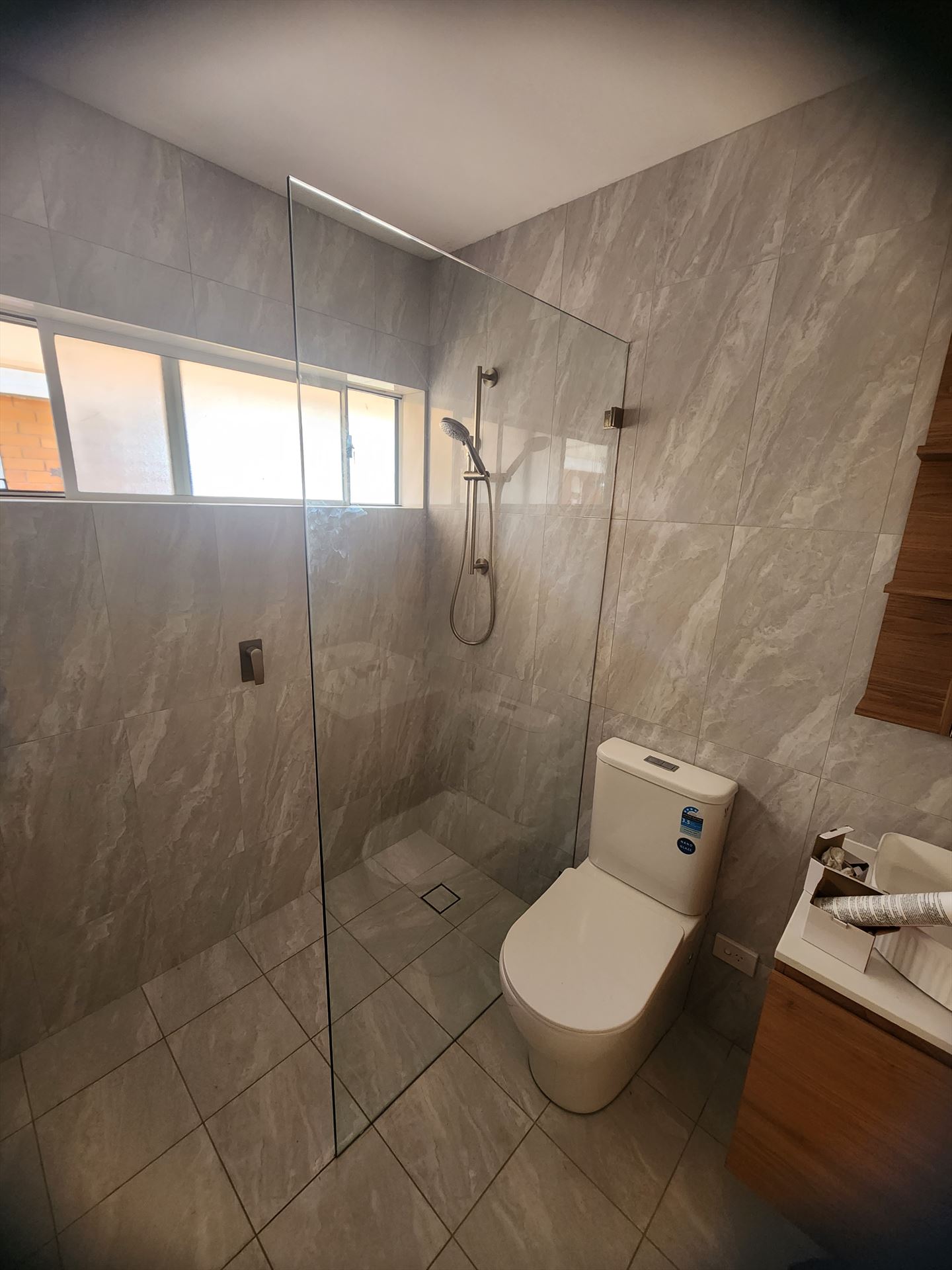 frameless shower screen installed in Penshurst by Showerland