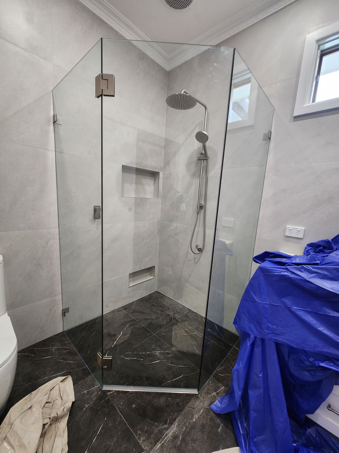 frameless shower screen installed in Asquith by Showerland