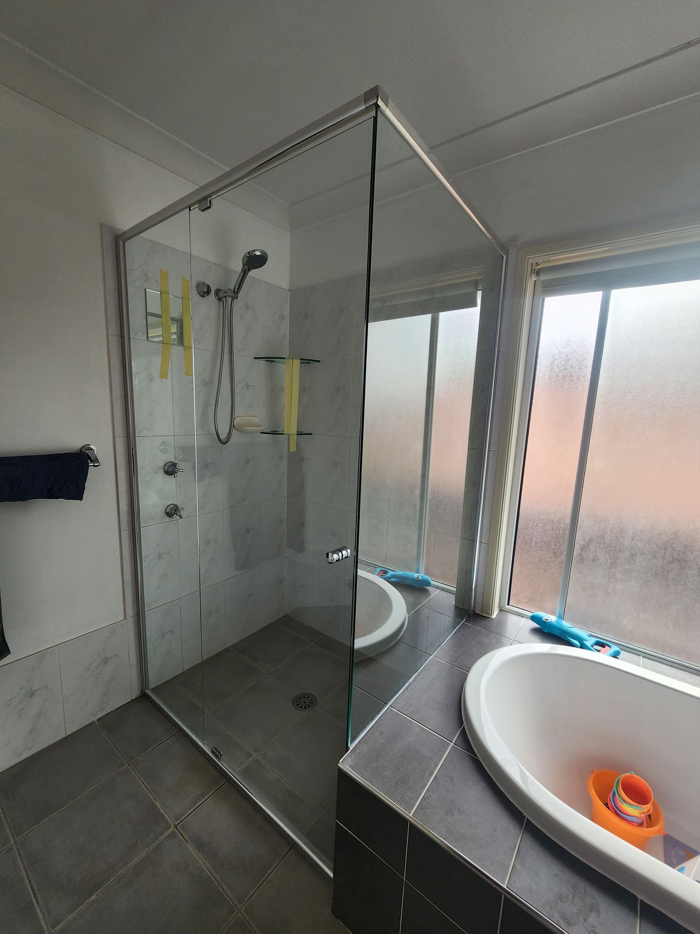 shower screen installed in Kings Langley by Showerland