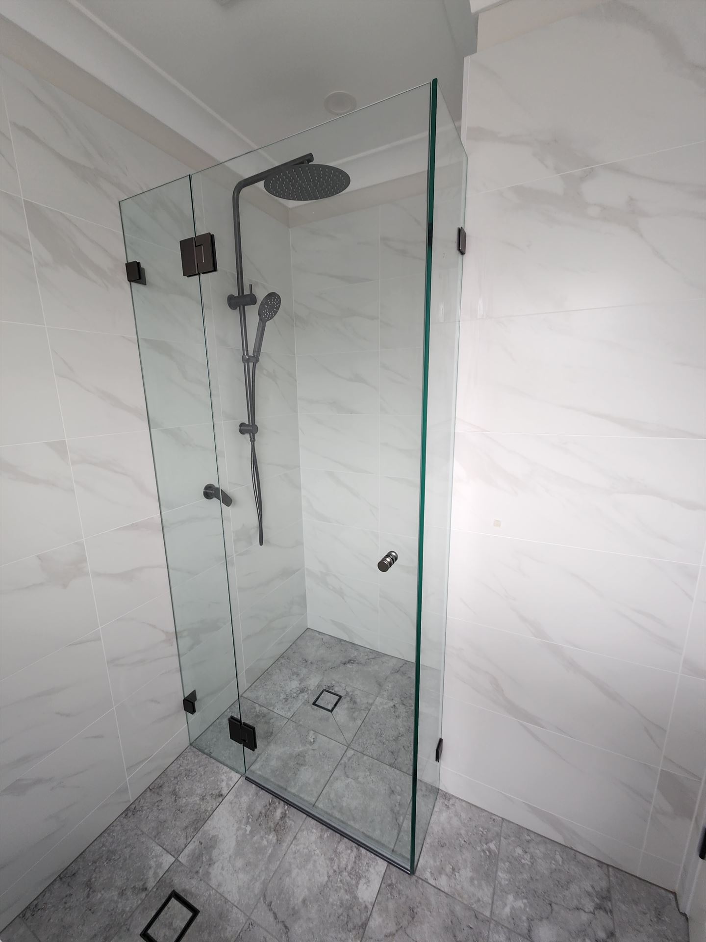 shower screen installed in Menai by Showerland