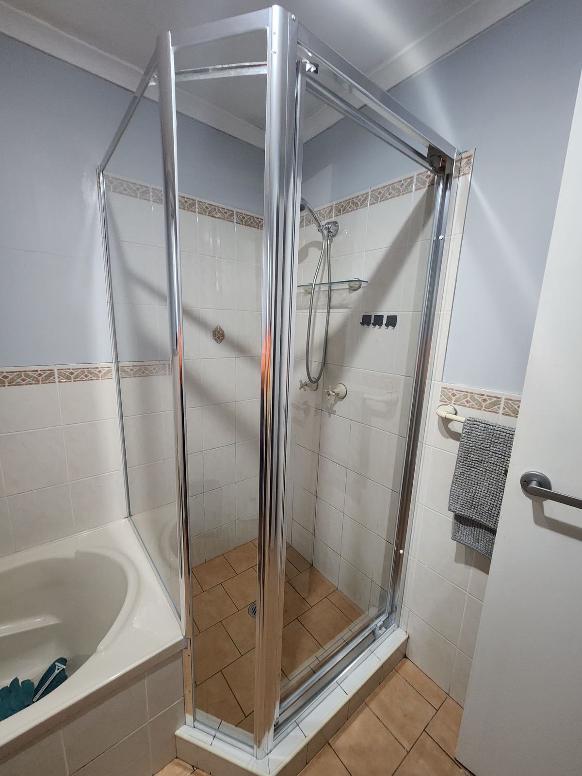 fully shower screen with chrome hardware installed in Kings Park by Showerland