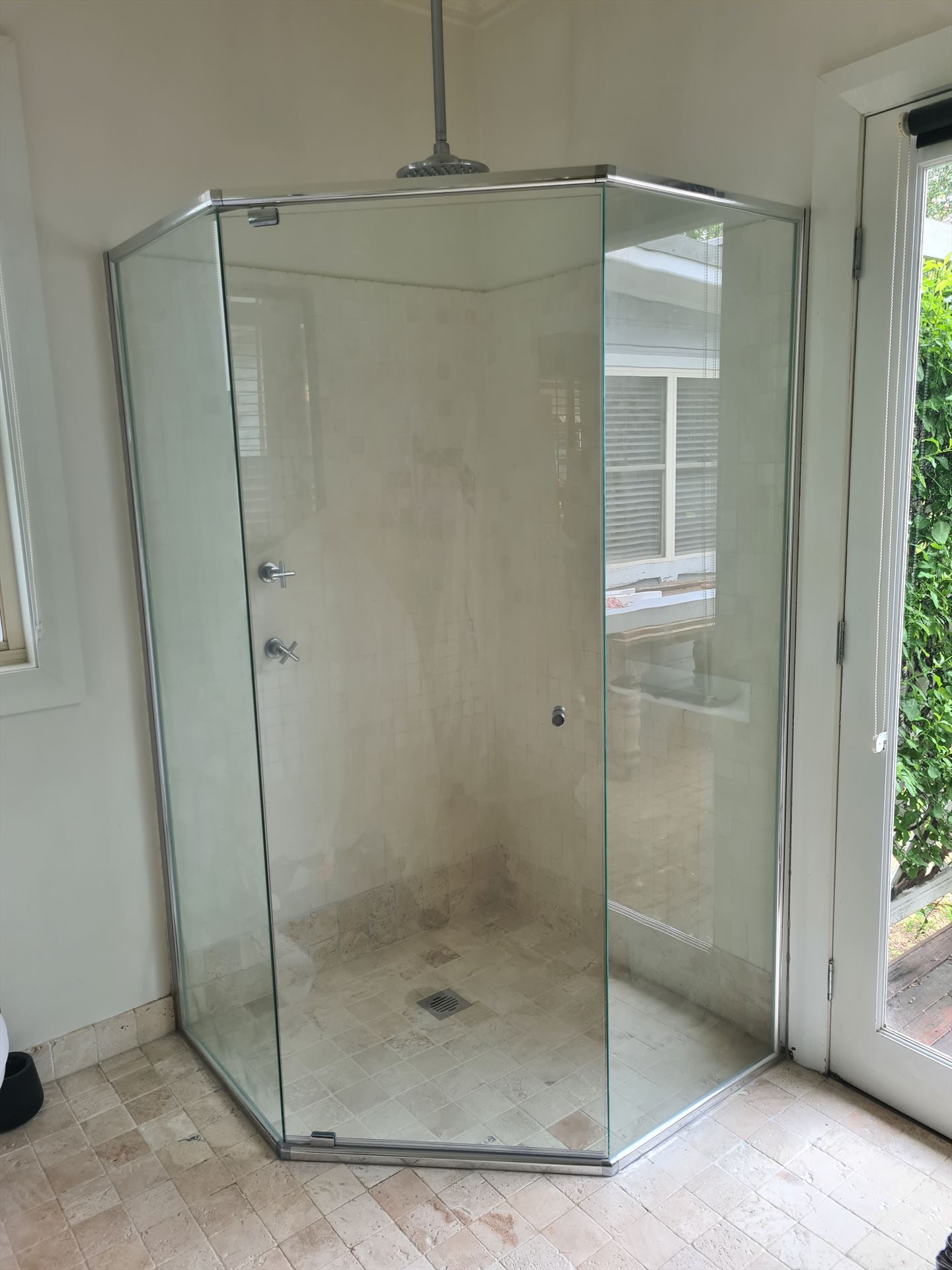 shower screen installed in Springwood by Showerland