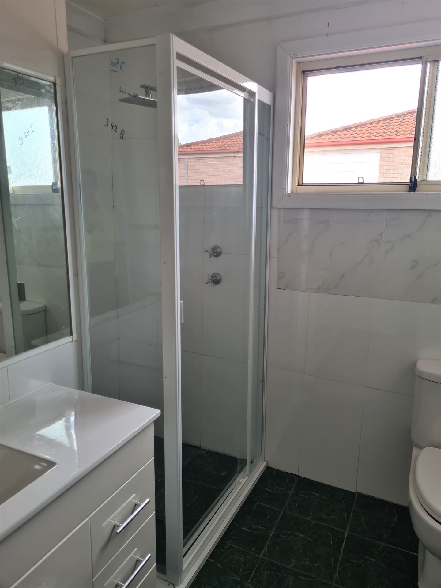 fully shower screen installed in Glenwood by Showerland