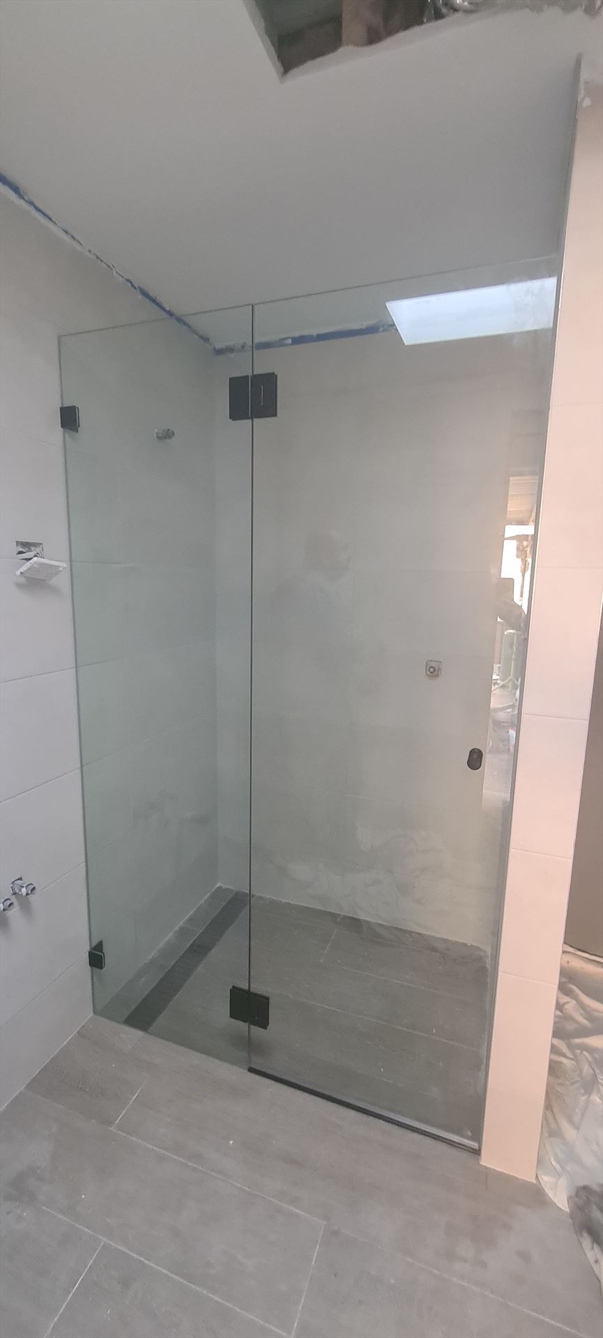 shower screen installed in Peakhurst by Showerland