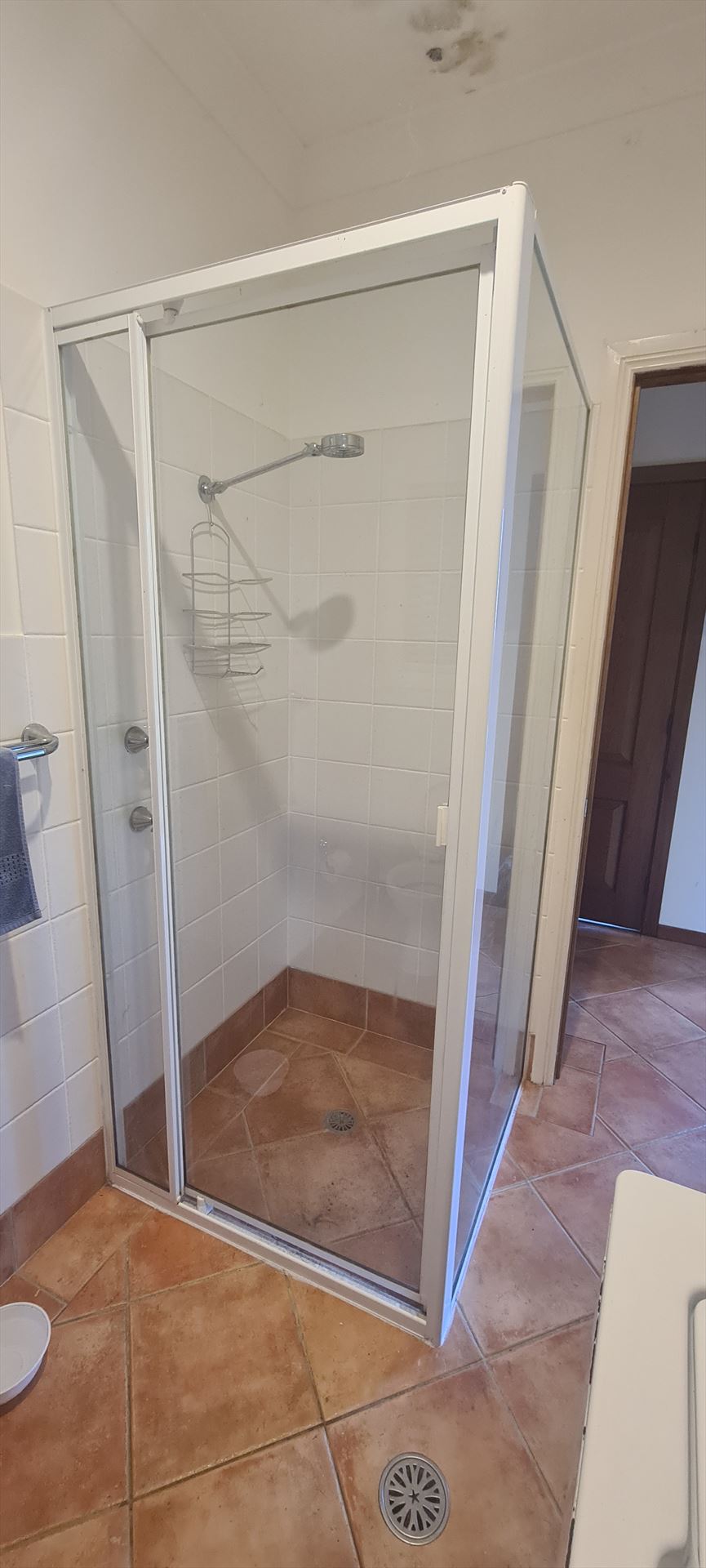 shower screen installed in Beacon Hill by Showerland