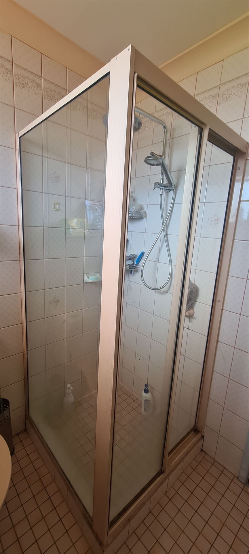 frameless shower screen installed in St Clair by Showerland