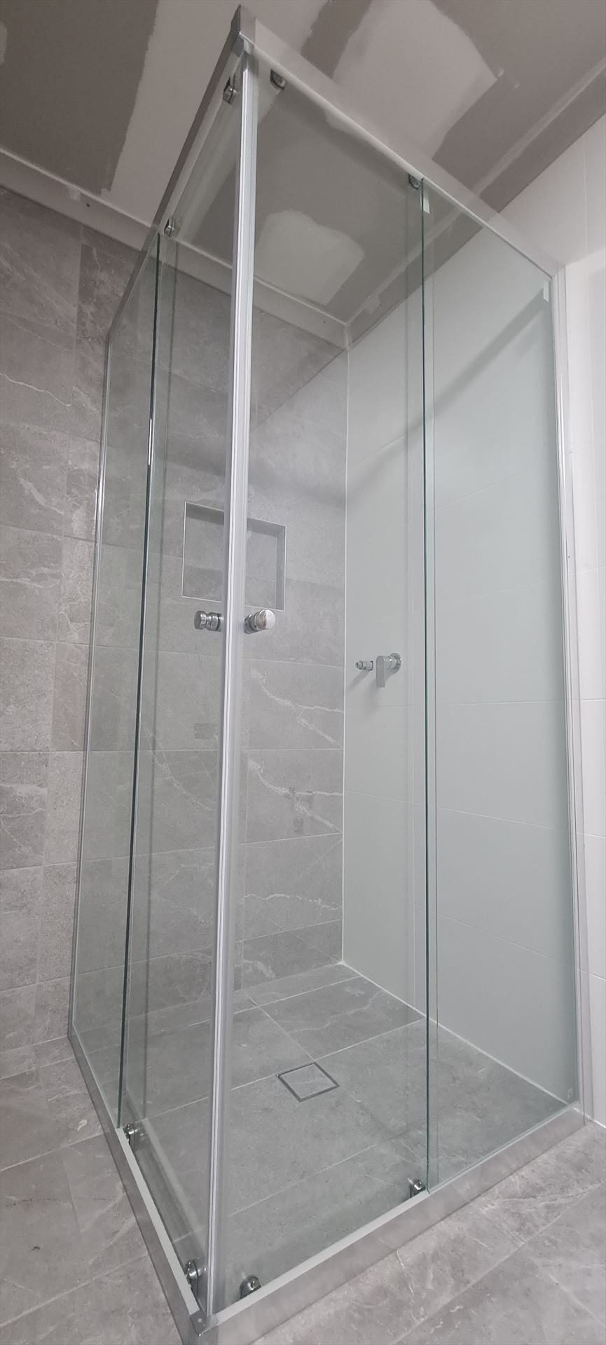 semi shower screen installed in Bangor by Showerland