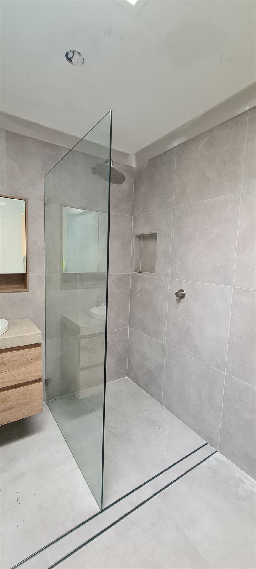 shower screen installed in Cronulla by Showerland