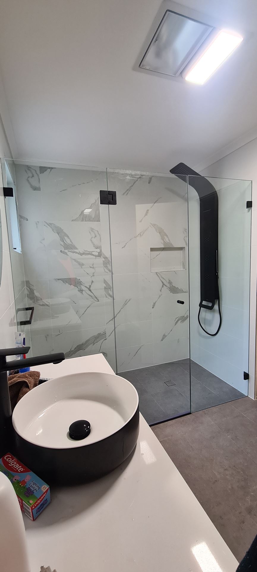 shower screen installed in Newington by Showerland