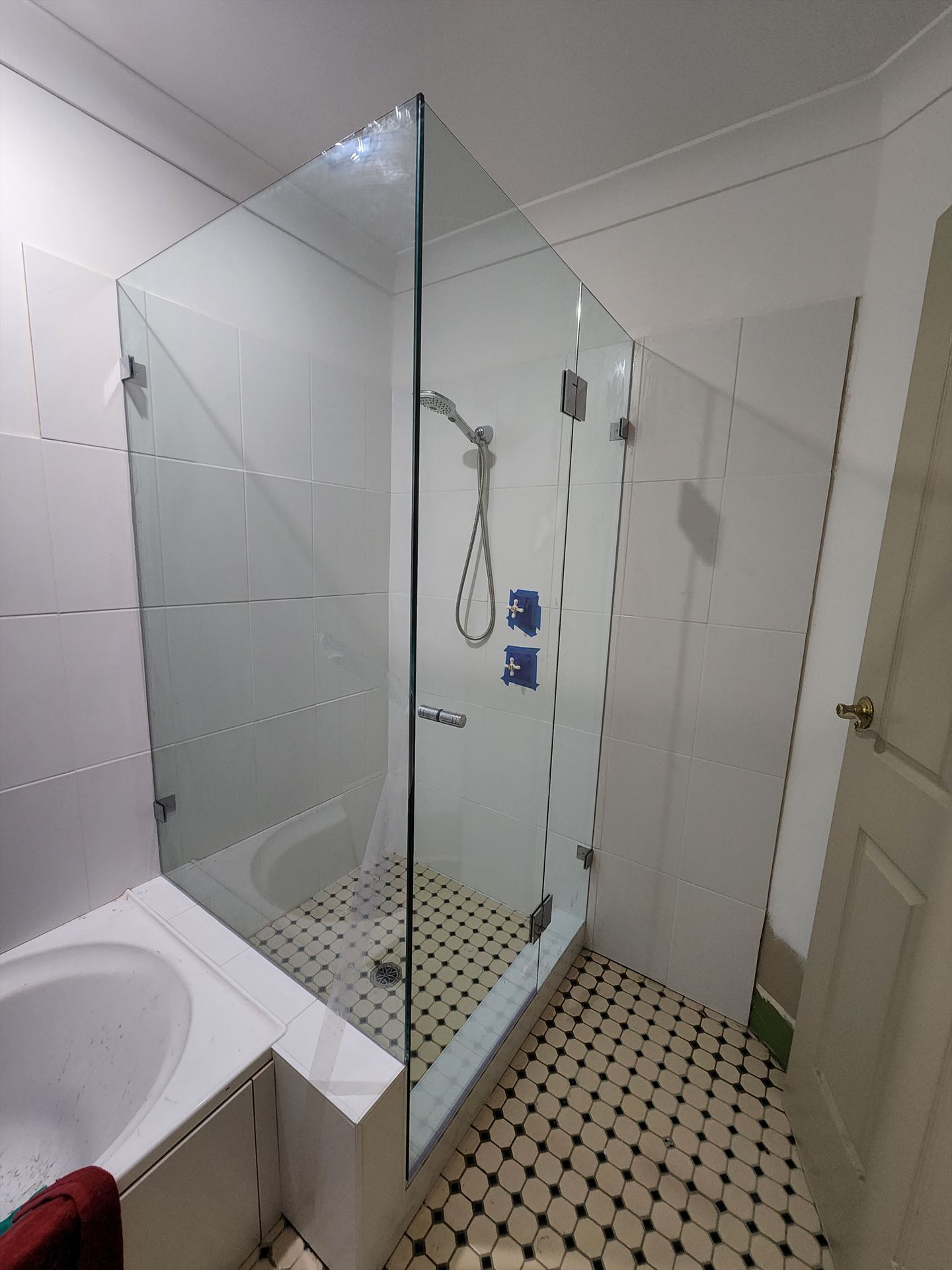 shower screen installed in Greenacre by Showerland