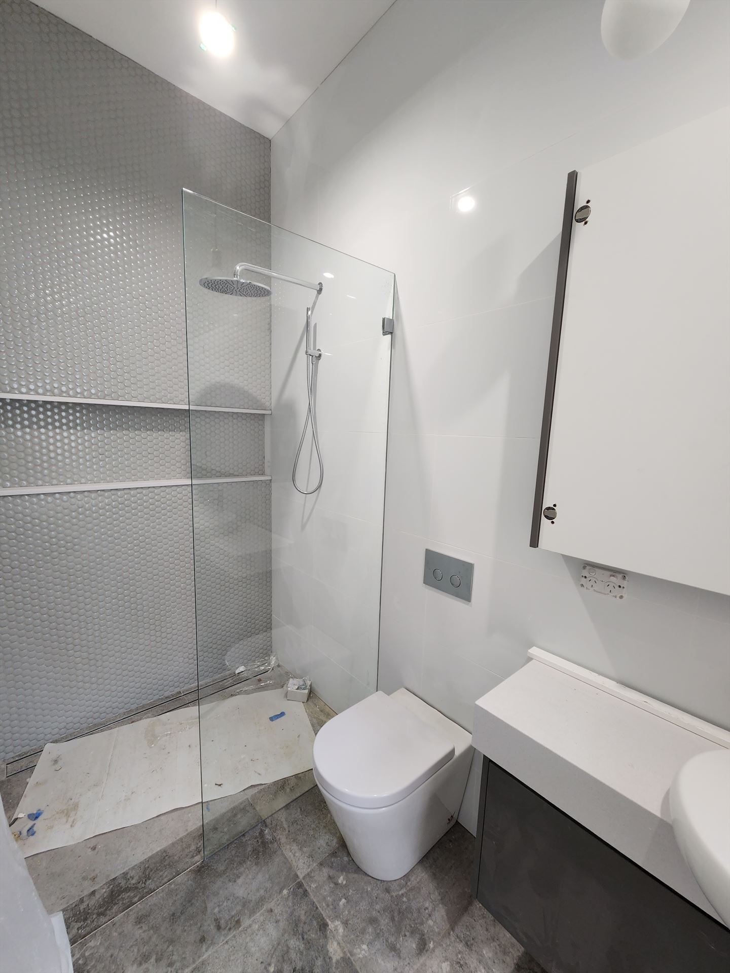 shower screen installed in Hurlstone Park by Showerland