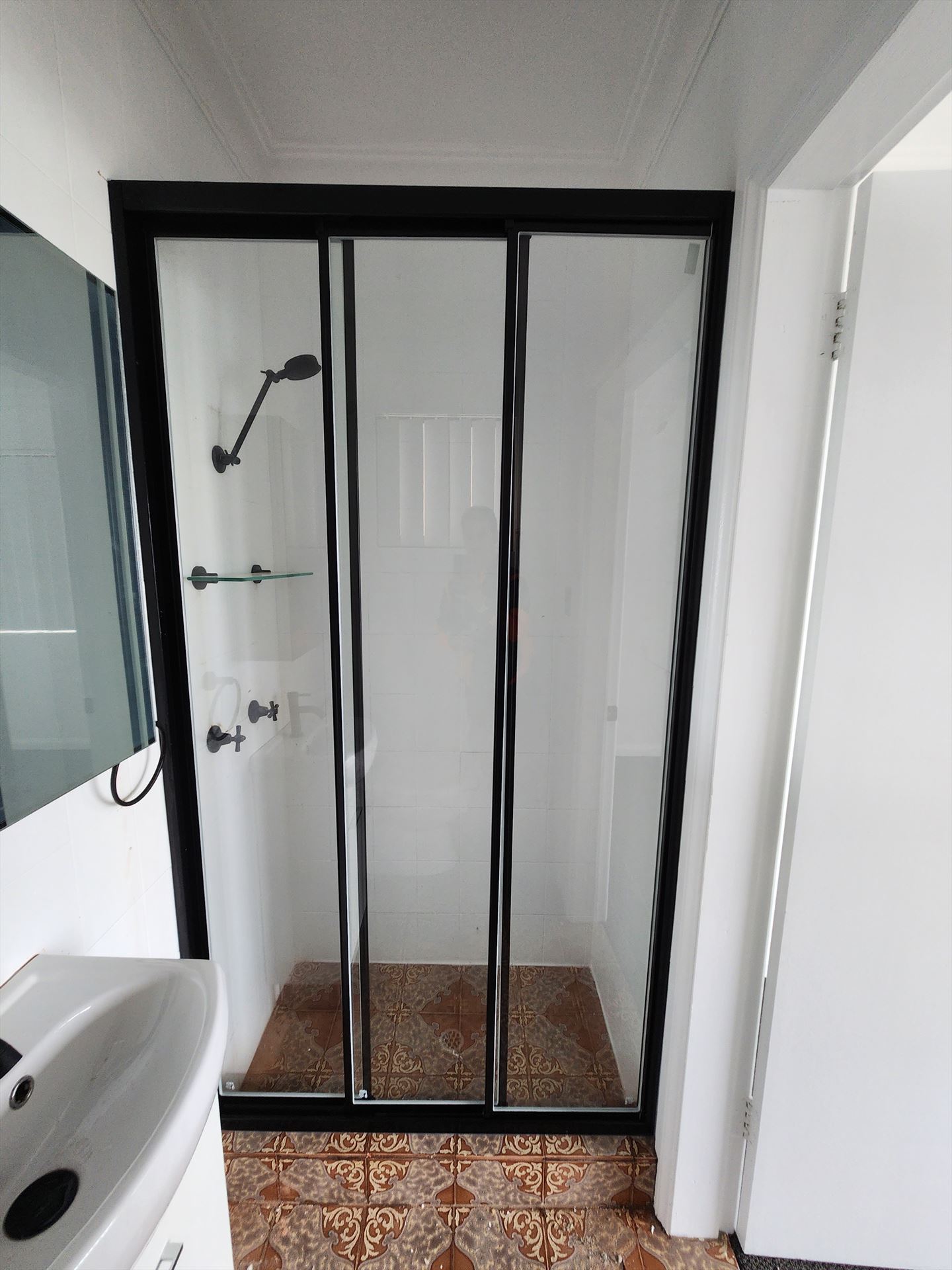 shower screen installed in Hunters Hill by Showerland
