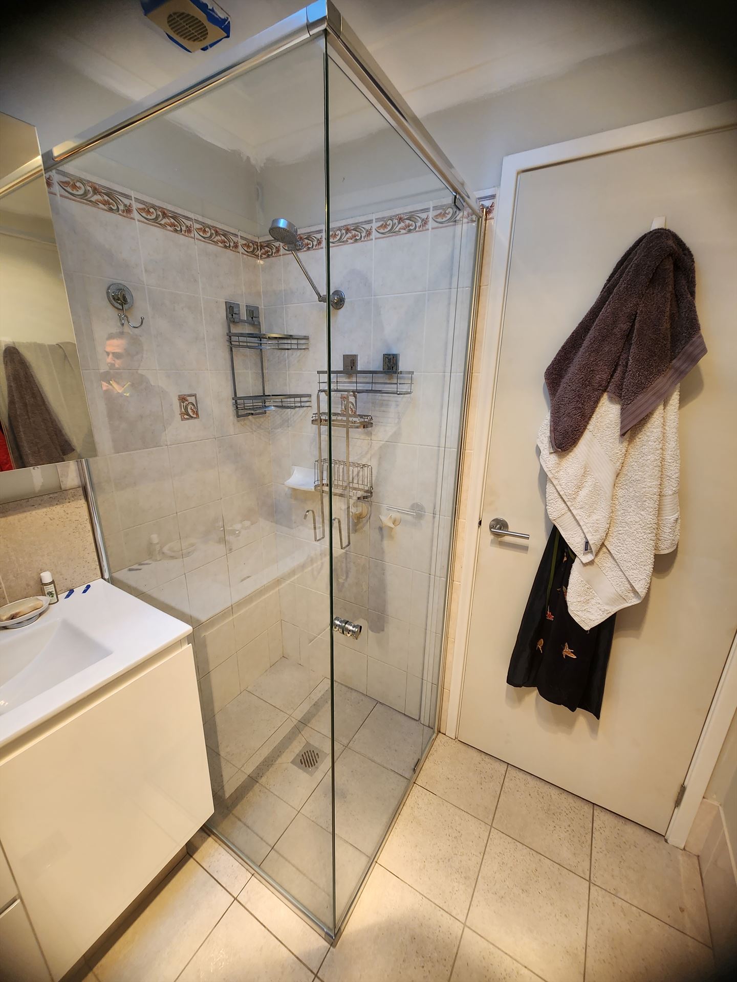 shower screen installed in Frenchs Forest by Showerland