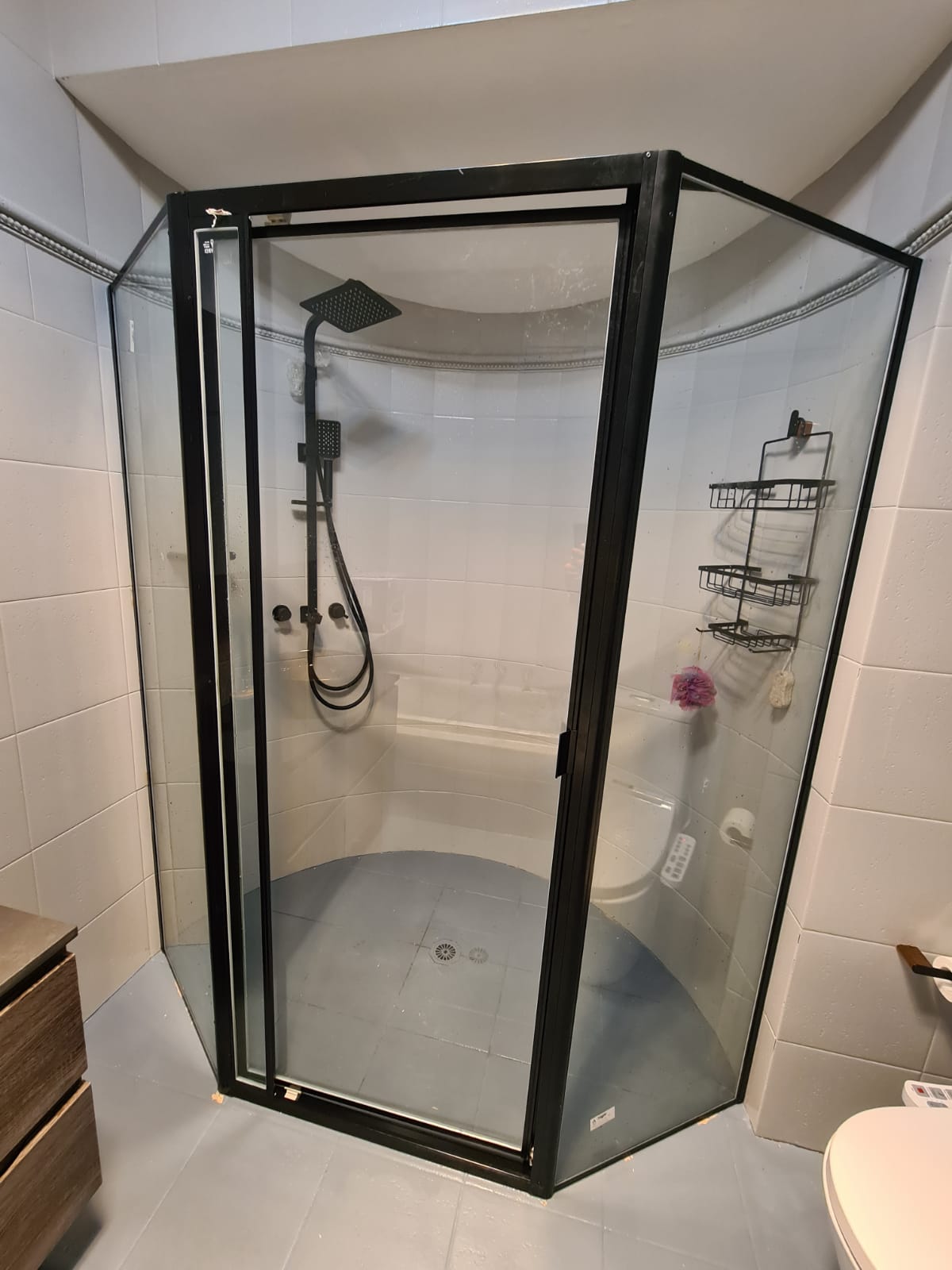 diamond-fully-framed-pivot-door-matt-black-shower-screen-2