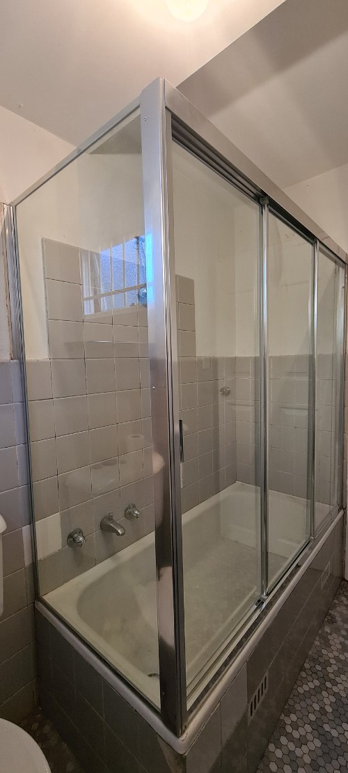 fully-framed-over-bath-shower-screens