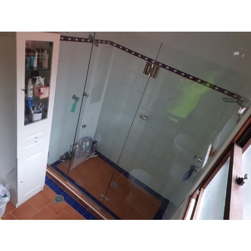 shower-base-for-your-wall-to-wall-frameless-shower-screen