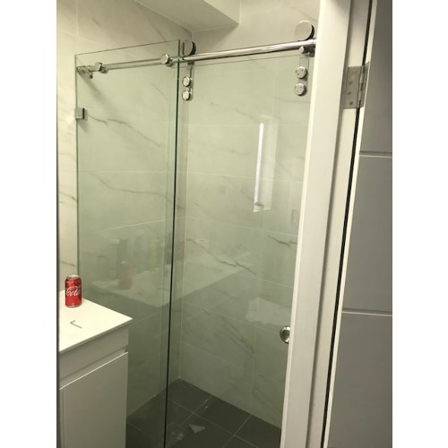 adjustable-Wall-to-Wall-shower-screen